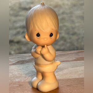 ✨💙Vintage 1983 Precious Moments "Baby Boy Standing" Figurine 💙✨EUC✨💙